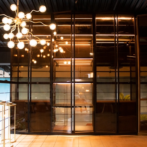 Cavas y armarios de aluminio con cristal | Jako Herrajes